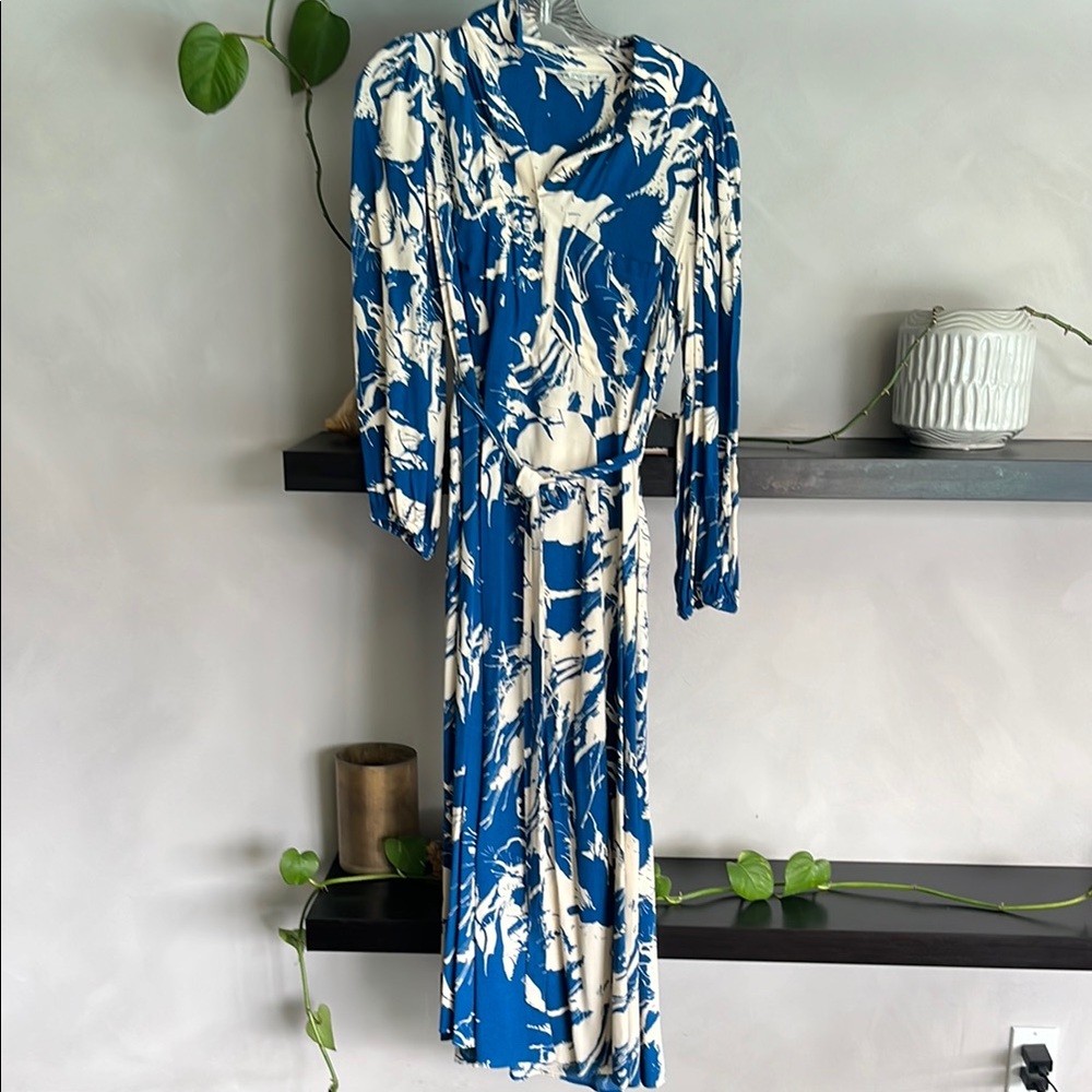 Blue and White Abstract Print Dress